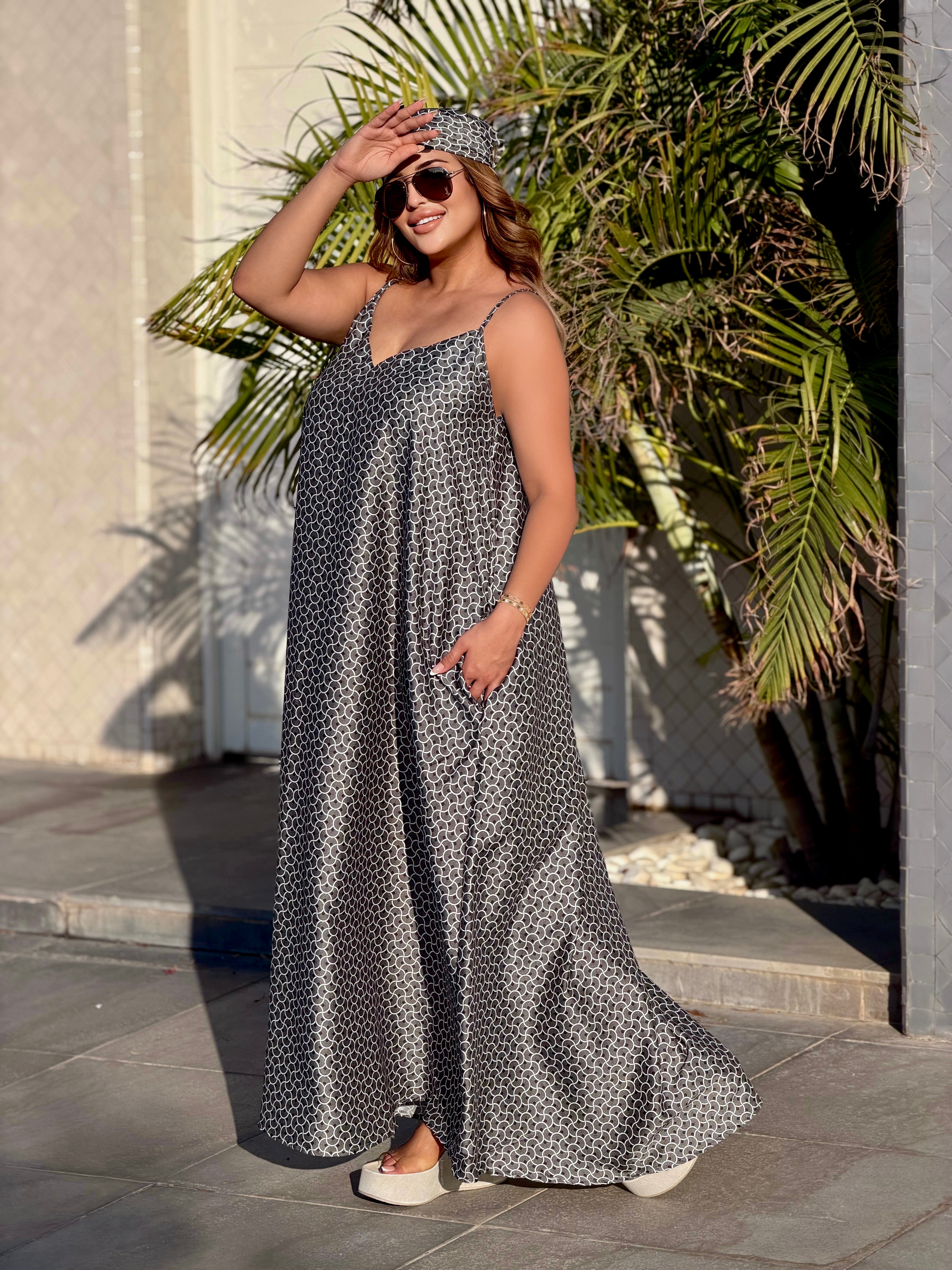 Robe Maxi Illusion Géométrique (avec foulard assorti)